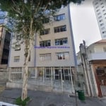 Apartamento 350m², 04 dormitórios (sendo 01 suíte), 02 banheiros e 02 vagas na garagem.    Condomínio com portaria 24hrs.  Excelente localização.