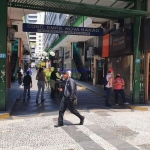 Loja 25m², 01 banheiro.  Condomínio com segurança.  Excelente localização á 4 minutos andando para a estação do metrô Anhangabaú;