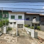 Sobrado Residencial 140m², Terreo: 01 edicula, 02 salas, 02 banheiros e 02 vagas na garagem; 1° andar; 02 dormitórios e 01 banheiro.