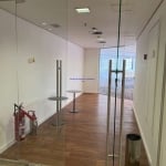 Conjunto Comercial 202m², 03 banheiros e 05 vagas na garagem.  Condomínio com Recepção e Segurança.  Excelente localização