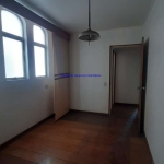 Apartamento 260m², 03 dormitórios (sendo 02 suítes), 03 banheiros e 02 vagas na garagem.  Condomínio com portaria e segurança 24hrs.