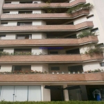 Apartamento 387m², 04 dormitórios (sendo suítes), 05 banheiros e 04 vagas na garagem.  Condomínio com portaria, segurança 24hrs, piscina, sala de giná