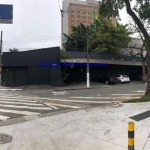 Galpão 1.500m², 02 banheiros e 40 vagas na garagem.  Excelente localização entre as Avenidas dos Bandeirantes, Carinás, Alameda dos Anapurus