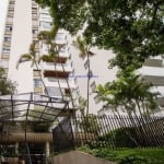 Apartamento 183m², 02 dormitórios (sendo 01 suíte), 03 banheiros e 02 vagas na garagem.  Condomínio com portaria 24hrs, salão de festa e jardim.