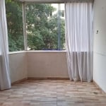 Apartamento 66m², 01 dormitório, 02 banheiros e 01 área de serviço com tanque.   Excelente localização, à 9 minutos caminhando da Estação do Metrô