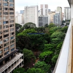 Condomínio com portaria e segurança 24hrs.  Excelente localização á 3 minutos andando para a estação do metrô República;