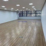 Conjunto Comercial 128m², 01 copa e 02 banheiros.  Condomínio com Recepção e Segurança.  Excelente localização, á 7 minutos andando para a Estação