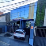 Conjunto comercial 250m², 09 salas, 02 banheiros e 02 vagas de garagem.  Condomínio com recepção e segurança.  Excelente localização