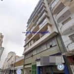 Apartamento 35m², 01 dormitório e 01 banheiro.  Condomínio com portaria  e segurança.  Excelente localização á 8 minutos andando para a estação