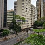 Apartamento 50m², 01 dormitório e 01 banheiro.   Condomínio com portaria e segurança.  Excelente localização á 7 minutos andando para a estação