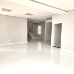 CASA EM VILA COM 03 SUITES! 380m²