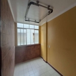 Sala comercial no Ed. Nassar, medindo 34m², no centro comercial da cidade.