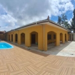 CASA MOBILIADA NA PRAIA DO ARIRAMBA EM MOSQUEIRO! ÁREA PRIVATIVA DE 230M². ÁREA TOTAL DE 468M². 5 VAGAS DE GARAGEM.