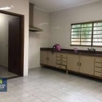 Casa com 3 dormitórios à venda, 230 m² por R$ 670.000,00 - Centro - Pirassununga/SP