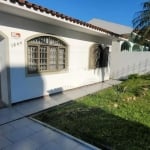 Casa com três dormitórios em Capoeiras