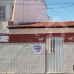 Casa com quintal no Salgado Filho