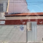 Casa com quintal no Salgado Filho