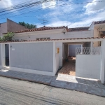 Casa em Realengo, 2 quartos, garagem, quintal, fica 400 metros do Dom atacadista de Realengo