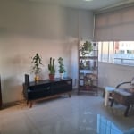 Oportunidade! Apartamento de 2 quartos, reformado, na Aparecida em Santos, vaga demarcada.