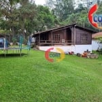 Casa de madeira com excelente lote plano para venda e locação em Arujá!!!