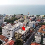 Apartamento com 3 suítes no centro de Bombinhas.