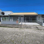 Casa com 3 quartos para alugar na Rua Acadêmico Reinaldo Consoni, 575, Córrego Grande, Florianópolis