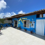 Casa com piscina em Condomínio na Atalaia, reformada, com 3 quartos, sendo 1 suíte.