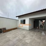 Casa para venda em Peruíbe com piscina