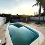 Casa com piscina para venda em Peruíbe