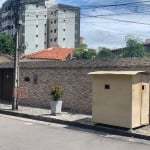 Ótima casa plana  com três quartos, gabinete, estar intimo, dce, oito vagas, próximo Shopping RioMar