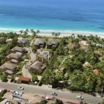 Casa na praia com 04 suítes no paraíso de Arraial Dajuda!