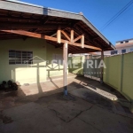 VENDA – Cód. CRV1372503 – Casa de esquina com 2 dormitórios no Jd. Navarro! 