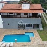 Magnífica Casa em Condomínio Fechado com Vista para a Represa em Igaratá, SP