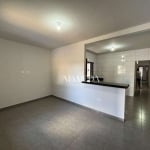 Casa com 3 Quartos sendo 1 Suíte para alugar, 100 m² por R$ 2.450/mês - Loteamento Chamonix - Londrina/PR