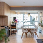 Vende apartamento com 2 dormitórios, sendo 1 suíte, com 2 vagas e andar alto, com 70 m² no Brooklin