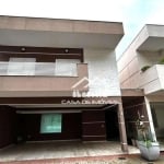 Vende casa com 270m² com 3 suítes, piscina, espaço gourmet, em condomínio no Campo Belo.