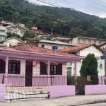 Casa à venda em Costeira do Pirajubaé com 136 m²,