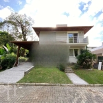 Casa à venda em Costeira do Pirajubaé com 230 m²,