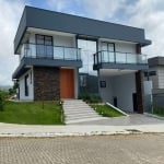 Casa à venda em Itacorubi com 220 m², 3 quartos, 2