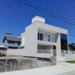 Casa à venda em Campeche Central com 210 m², 3 qua