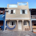 Casa à venda em Armação com 165 m², 5 quartos, 1 v