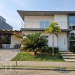 Casa à venda em Rio tavares central com 310 m², 3