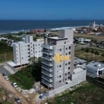 Apartamento com 03 dormitórios e próximo ao mar, prédio com elevador