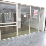 Oportunidade Exclusiva: Sala Comercial em Condomínio com Ampla Vitrine no Edifício Comercial Shopping Calçadão