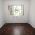 Apartamento amplo e bem localizado na avenida Bento Gonçalves!