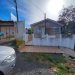 Casa com 03 dormitórios em Olarias