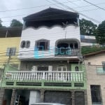 Casa para alugar com 2 quartos no Jardim Glória, Juiz de Fora - MG, 117m², com excelente localizaçã