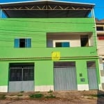 Casa de 2 quartos e 2 vagas de garagem, com quintal no Bairro Santa Cruz.