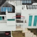 Imóvel de Luxo: Casa em Condomínio com 5 Suítes em Uberaba, Curitiba-PR - 941,58m² de Pura Sofisticação!