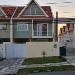 Excelente sobrado tríplex  localizado no Bairro Alto - Curitiba -PR.